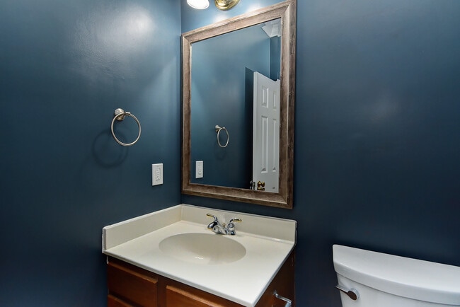 Building Photo - 801 Brightwood Ln