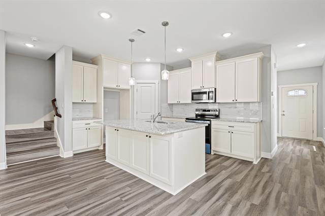 Building Photo - 2308 Bloomfield Dr