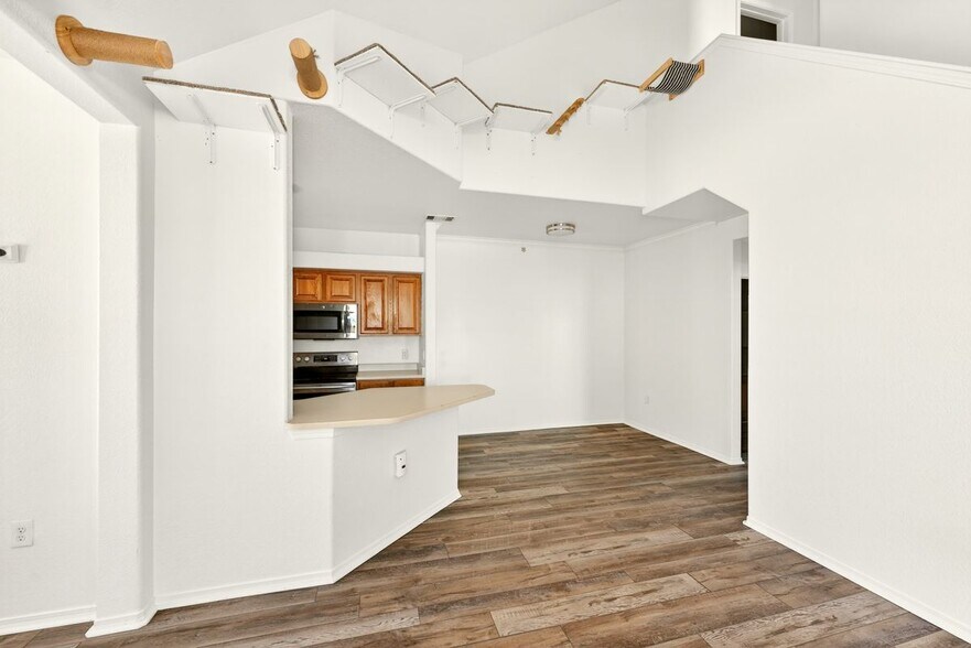 Building Photo - 18929 E Warren Cir