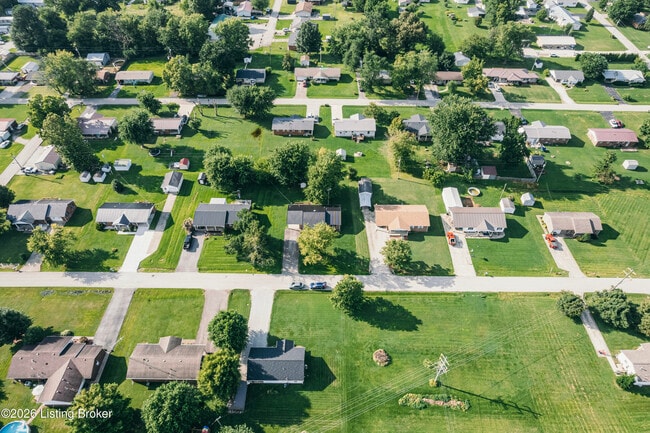 Building Photo - 309 E 6th St