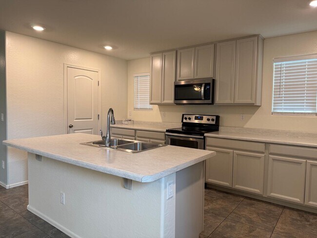 Building Photo - 16579 W Jenan Dr