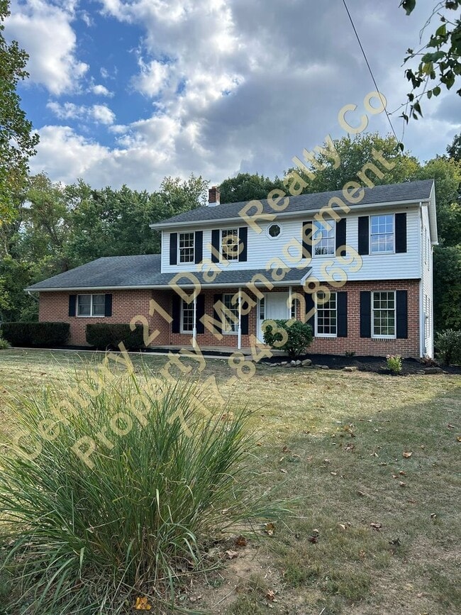 Building Photo - Gorgeous 4 Bedroom Home located in Northeastern School District with a 2 Car Garage