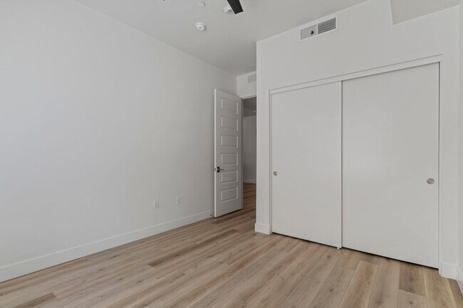 Building Photo - 7300 E Earll Dr