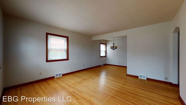 Building Photo - 2 br, 1 bath House - 3377 W Prospect Ave