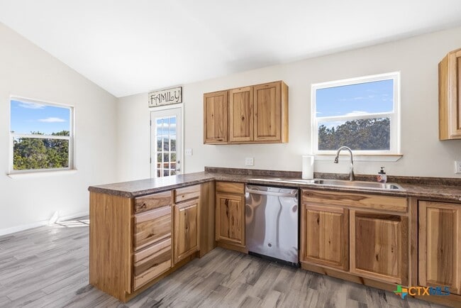 Building Photo - 380 Brushy Crk Trl