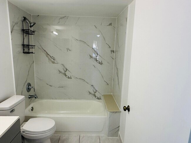 Building Photo - 1115 Green Pine Blvd