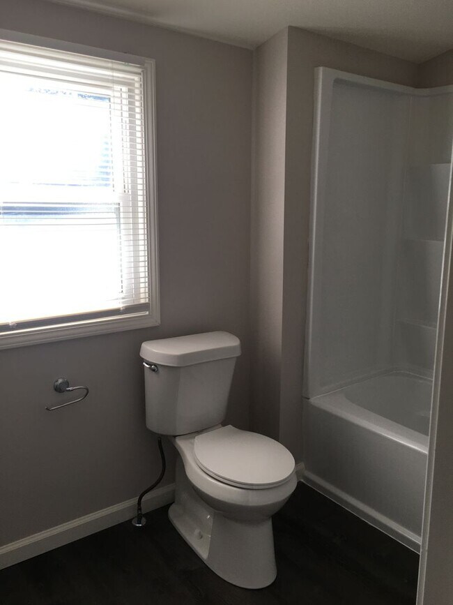 Building Photo - COMING SOON!!! 3 Bedroom, 2 Bath, 2 Car Garage. Newly  Remodeled
