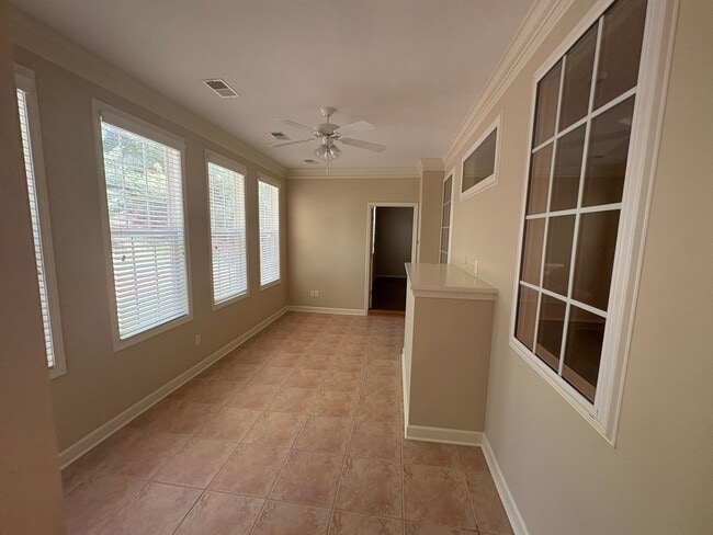 Building Photo - 3BR/2BA Condo with Sunroom & 2-Car Garage