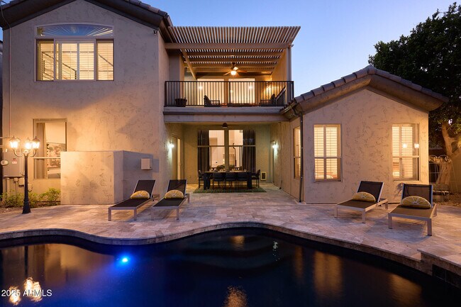 Building Photo - 3202 E Orange Dr