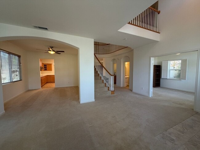 Building Photo - Spacious 4-Bedroom Ewa Beach Home with Den...