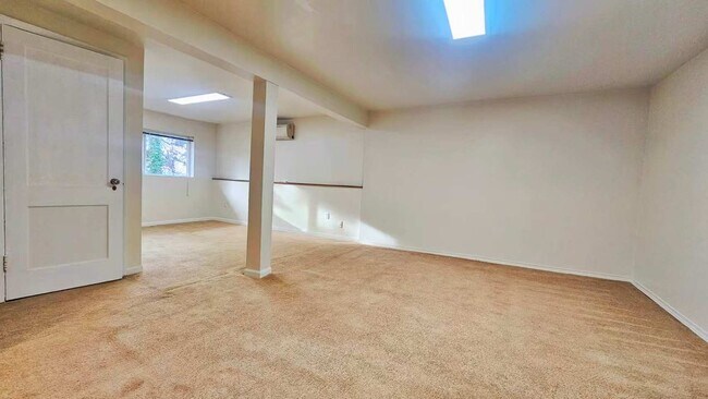 Building Photo - 7127 S 130th St