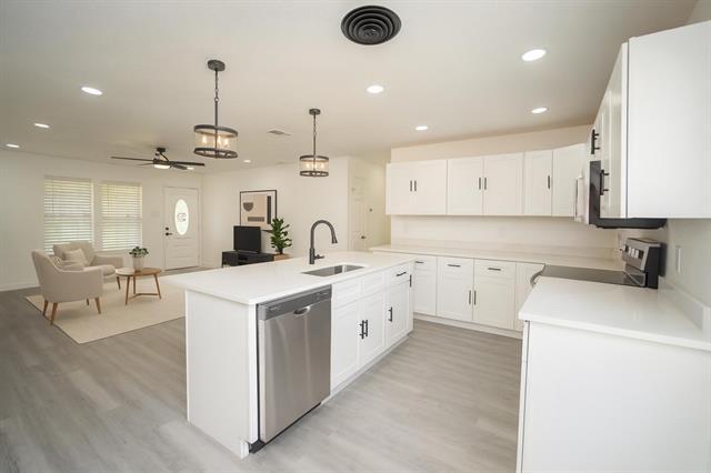 Building Photo - 404 Westwood Dr