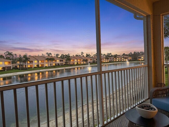 Building Photo - 2 Bed + Flex, 2 Bath Fully Furnished Annual Rental