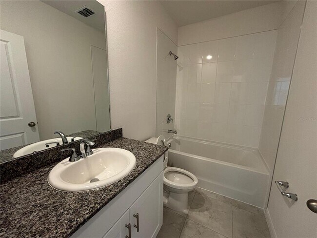 Building Photo - 5526 Clove Row