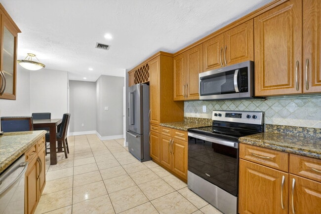 Building Photo - 2403 NW 118th Terrace