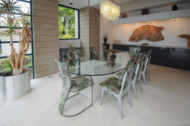 Building Photo - Custome Built Home With Ocean Views