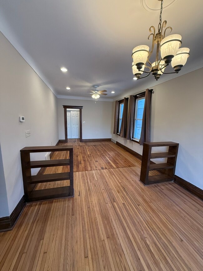 Building Photo - 713 Clairmount Ave