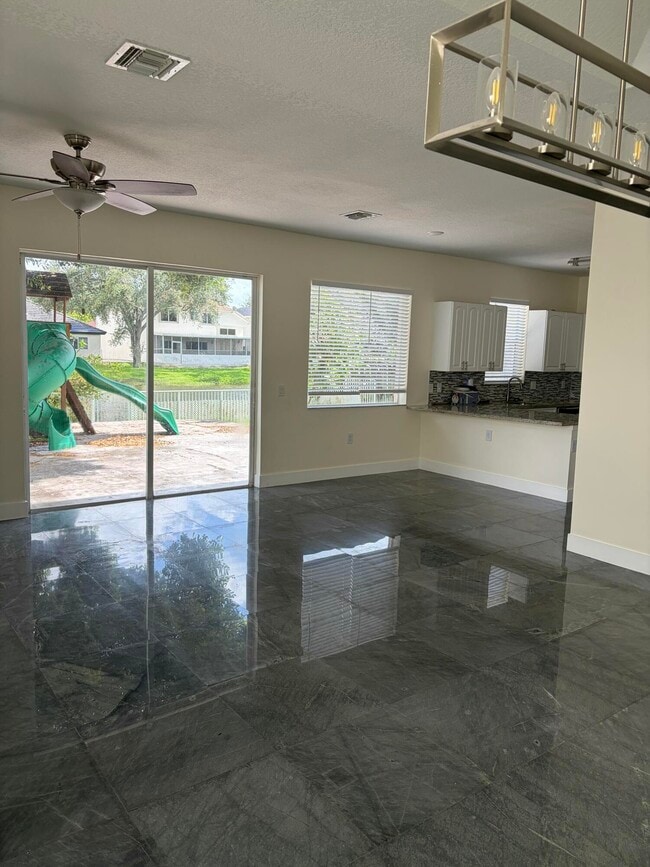 Building Photo - 9860 NW 20th Ct