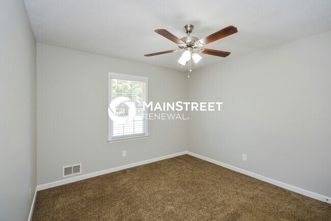 Building Photo - 3 Bedroom Pet-Friendly Home in Conyers, GA with Main Street Renewal