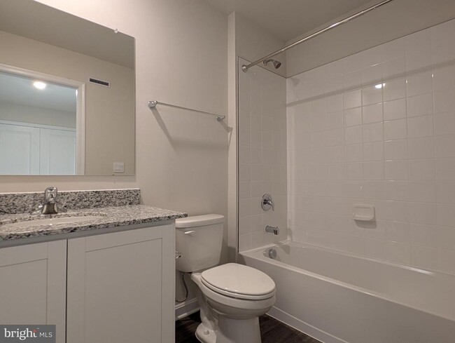 Building Photo - 134 Willett Holw St
