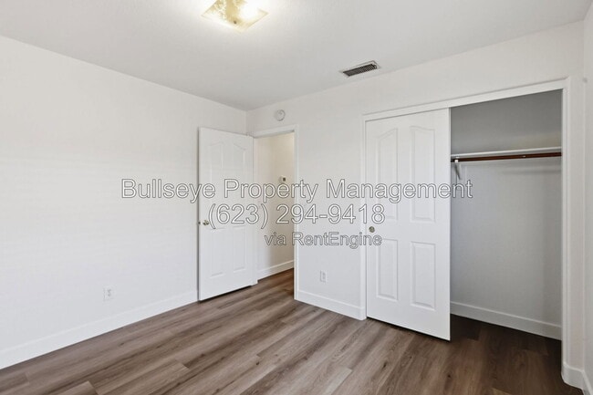 Building Photo - 1449 S St Paul