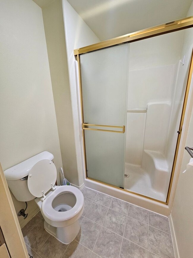 Building Photo - Lovely Central Point Home in Convenient Location