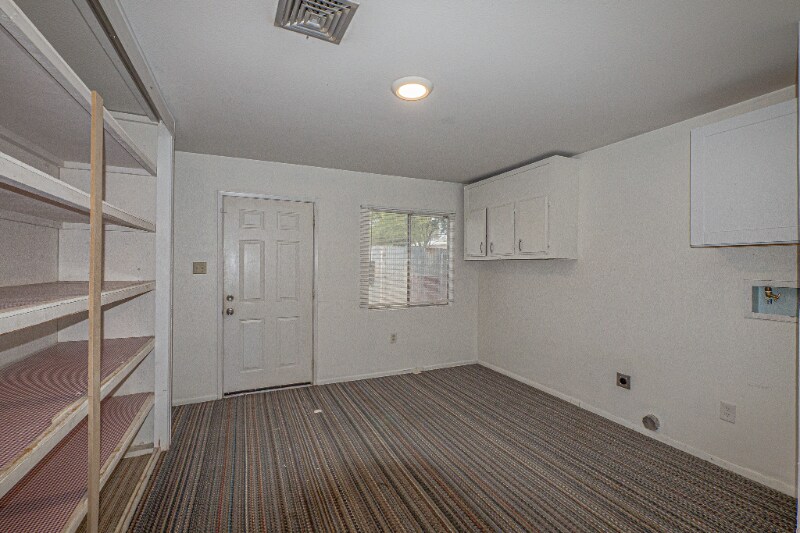 Building Photo - 2096 S Nelson Dr