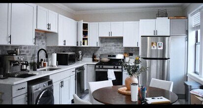 Building Photo - 2 bedroom in Chicago IL 60657