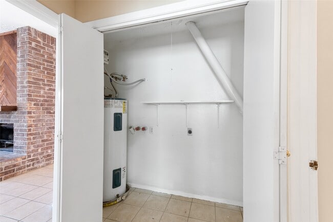 Building Photo - 8915 Beau Monde Dr