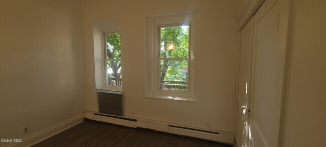 Building Photo - 9 St Joseph's Terrace