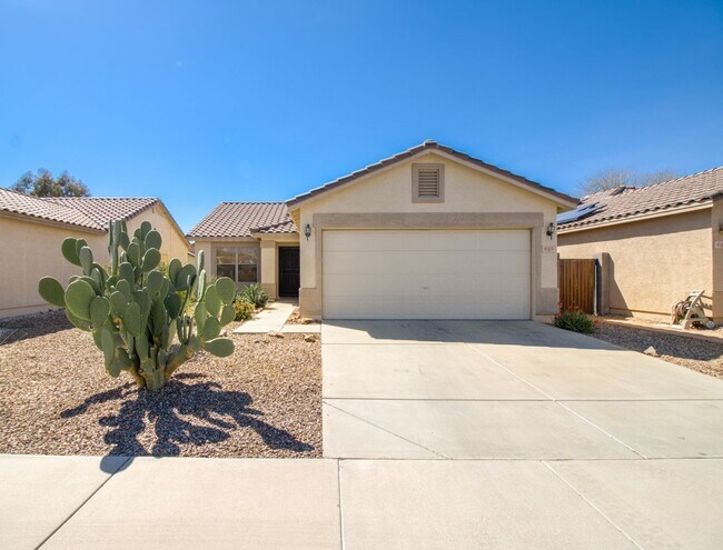 Primary Photo - Beautiful home in SK Ranch!