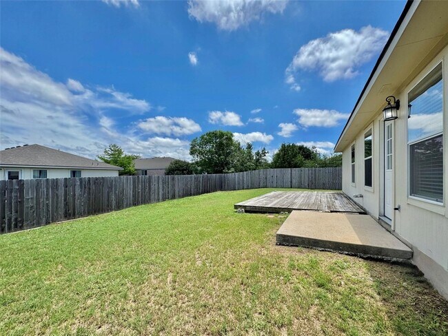 Building Photo - 204 Woodley Rd