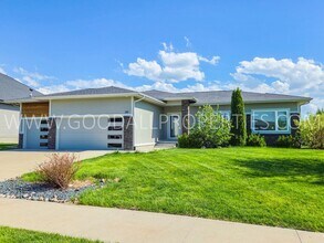 Building Photo - Modern 4 bedroom ranch in Waukee on a corner lot!
