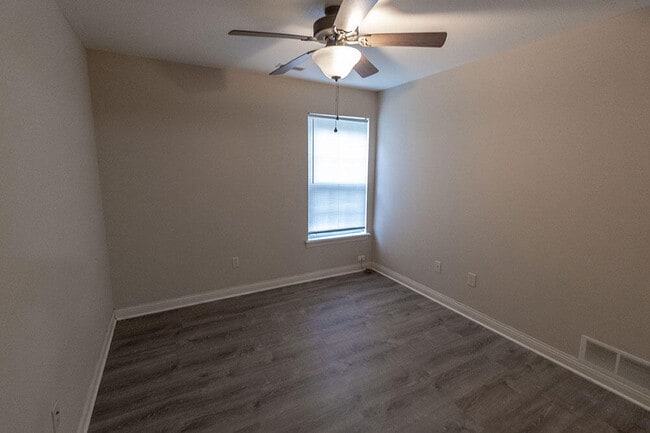 Building Photo - 4614 Dehaven Dr