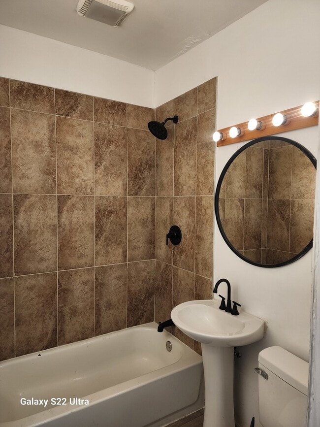 Building Photo - 8909 S Houston Ave