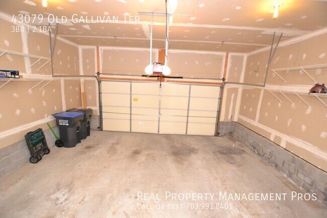 Building Photo - 43079 Old Gallivan Terrace