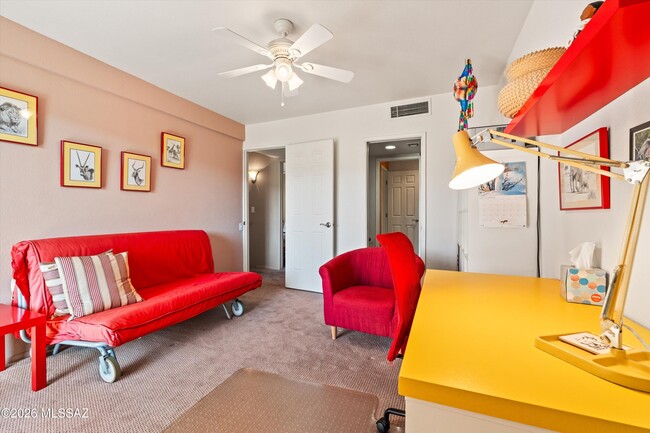 Building Photo - 5051 N Sabino Canyon Rd