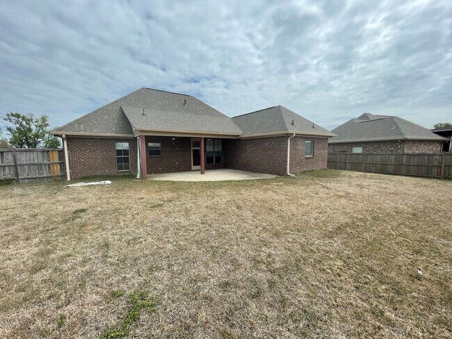 Building Photo - 3/2 For Rent in Madison Germantown School District!!