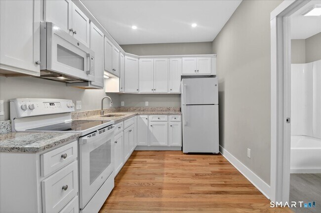 Building Photo - 23 S Main St