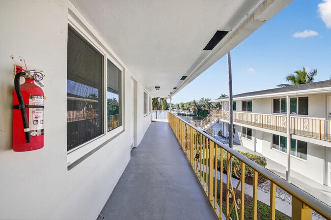 Building Photo - 1821 Middle River Dr