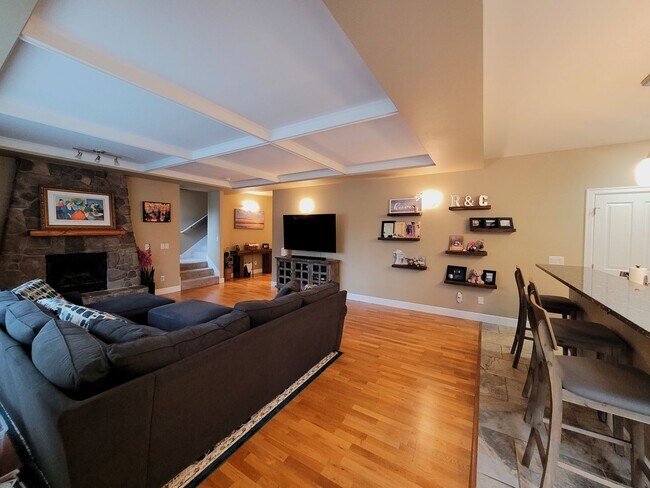 Building Photo - Beautiful Home in Desirable Geneva Neighborhood - 2700 sqft