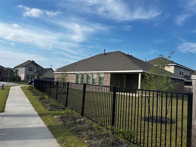 Building Photo - 21927 Citrus Grove Ct