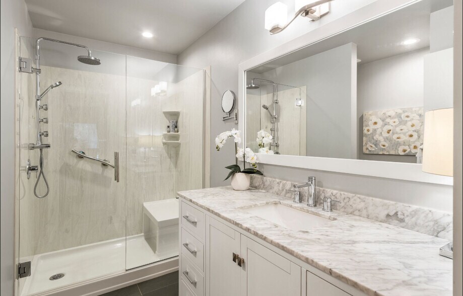 Spa bathroom - 13730 15th Ave NE