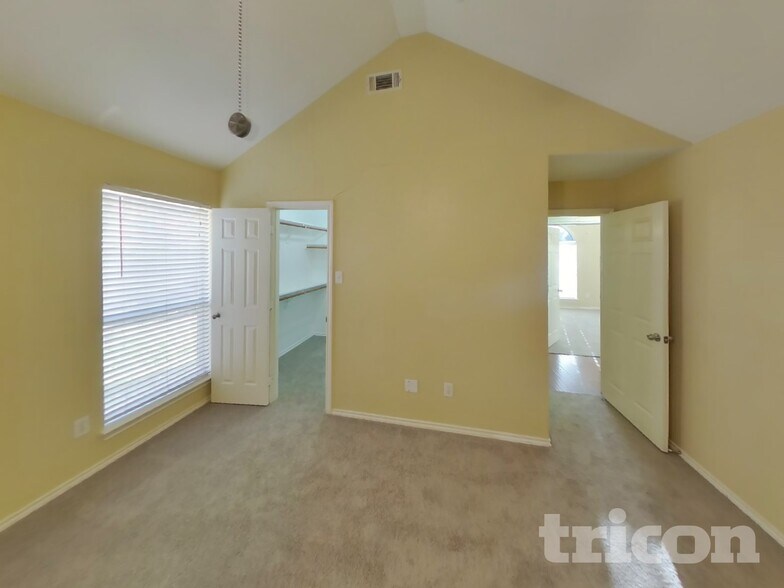 Building Photo - 2616 Spring Rain Dr