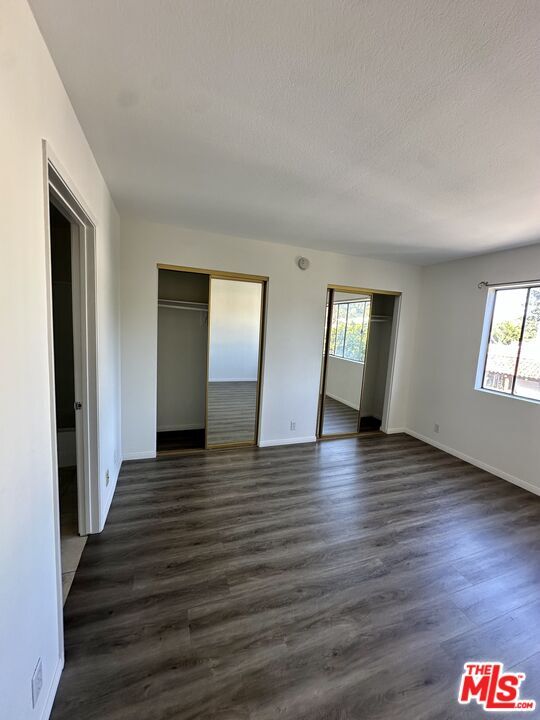 Building Photo - 10960 Bluffside Dr