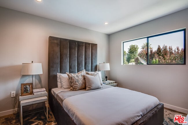 Building Photo - 13028 Calvert St