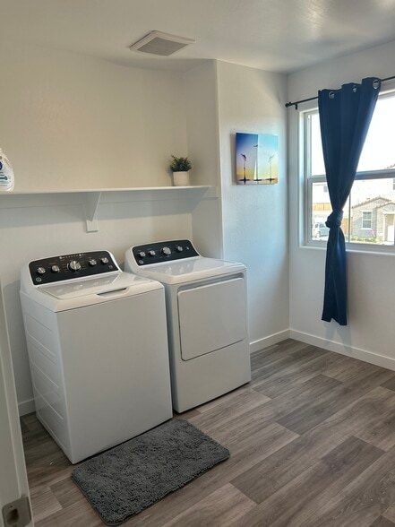 Laundry in unit - 8716 Hamblen Ct