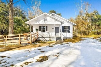 Building Photo - 3 Bedroom 2 Bathroom House in Mobile