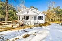 Building Photo - 3 Bedroom 2 Bathroom House in Mobile