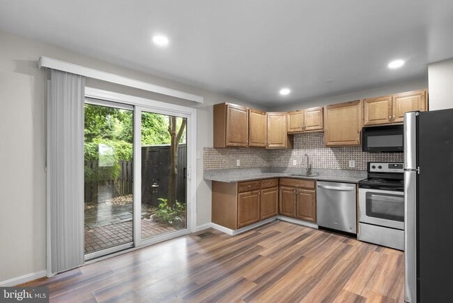 Building Photo - 3351 Buehler Ct